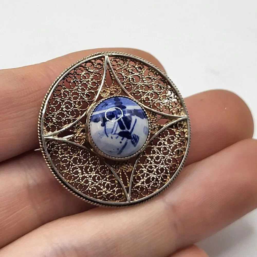 Vintage 1950’s Delf 925 Sterling Silver Filigree Porcelian Brooch 1.25in 5g
